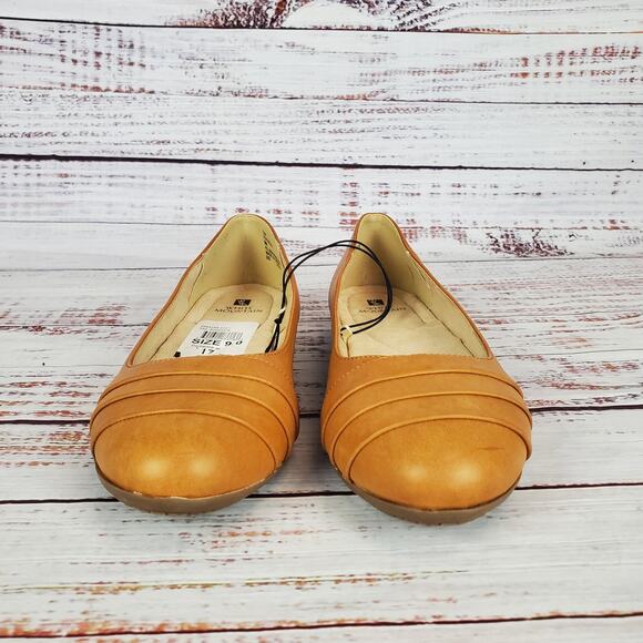 New White Mountain Cali Flats 9M Earthy Vegan Leather Slip on Shoes Casual NWOB - Picture 4 of 9
